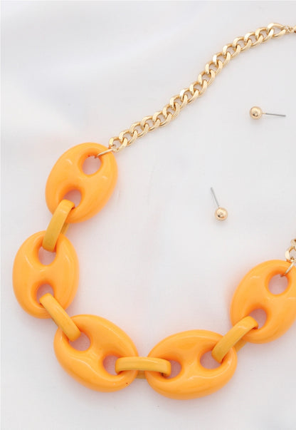 LINKED BUTTON NECKLACE